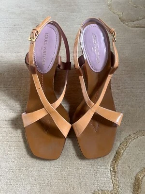 sandalias cuña louis vuitton talla 37 Foto 1 de 4