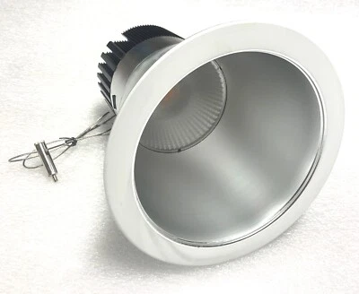 C6-A18W-XXX 6IN Architectural LED Retrofit Downlight 18w CCT:3500K NEW! - Image 1 of 4