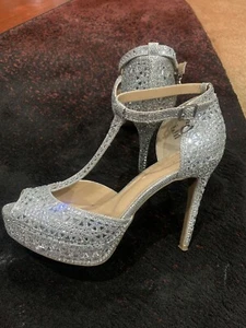 Thalia Sodi Womens Chace T-Strap Platform Heels, LT/PAS GRY, Size 9.0 V86O - Picture 1 of 8