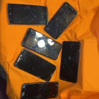 Lot of 6 Broken Cell Phones for Parts Repair UMX, Motorola,Vortex Sense - Image 1 of 4