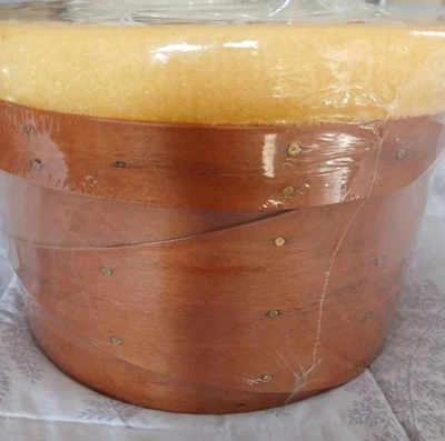 Coctelera Sudberry House madera dura 7,25" diámetro caja redonda agujas grande Foto 1 de 4