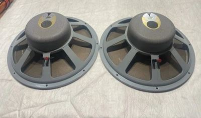 一对 JBL D130 (16-OHM) 15 英寸扬声器 - 状况完好,连续序列号 — 第 1/4 张图片