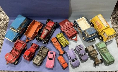 Lote de 17 coches vintage TootsieToy, Midgetoy, Barclay años 50’s, 1960’s, 1970’s +1 Foto 1 de 4