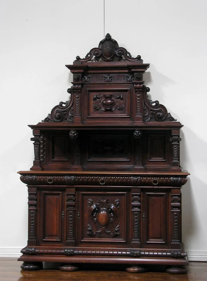 Armário de aparador grande antigo italiano esculpido renascentista buffet - Imagem 1 de 1