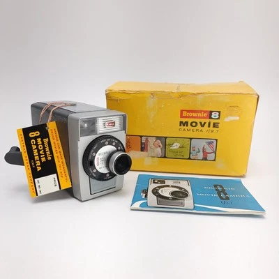 Cámara de película Kodak Brownie vintage torreta de película de 8 mm F/2,7 FUNCIONA Foto 1 de 4