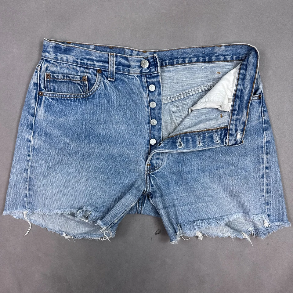 Pantalones Cortos De Colección Levis 501 Corte Mujer 34 Azul Años 80 Denim Desteñido Cheeky Daisy Duke Foto 1 de 4