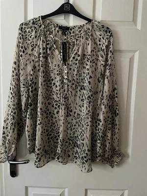 New Look Ladies Leopard Print Blouse Size 24 - Image 1 of 2