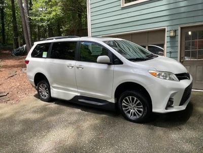 2018 Toyota Sienna XLE гандикап, инвалидное кресло доступно, боковое преобразование VMI - Изображение 1 из 4