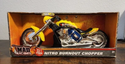 mad machines nitro burnout chopper sonidos luces color amarillo 12 pulgadas largo Foto 1 de 4