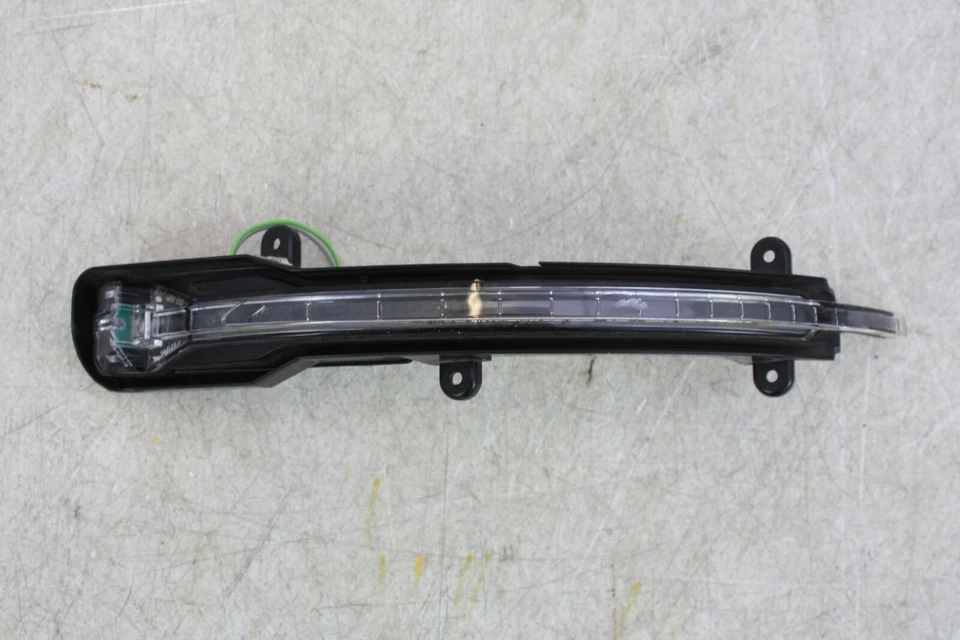 Luz indicadora espejo derecho Audi Q7 4L0949102A original 2010 a 2017 dañado Foto 1 de 4