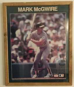1988 Mark McGwire, Glass Crystal, Oak Wood Finish, Saint Chateaux Galleries - Picture 1 of 4