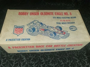 RARO Vintage 1973 Racing Olsonite Eagle Bobbie Our Race Car Decantador con Caja - Imagen 1 de 8