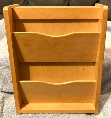 Soporte de correo con bisagras de madera/gabinete de llave oculto-cierre magnético caja de montaje en pared-usado en excelente estado Foto 1 de 4