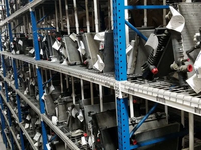 Radiador Suzuki SX4 2007-2009 74 k millas OEM LKQ Foto 1 de 3