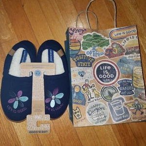 Life is Good Daisies size 6 women's slippers navy blue fleece NEW - Picture 1 of 8