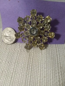 Clear Rhinestone snowflake Vintage Brooch Pin  - Picture 1 of 5
