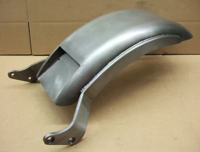 Parte trasera del cuadro CPO Harley® Softail® 1986-2003 a 200 neumáticos en blanco pieza única Foto 1 de 4