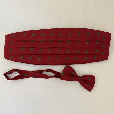 Juego de pajarita clásica con diseño de árbol de Navidad rojo vintage Foto 1 de 4