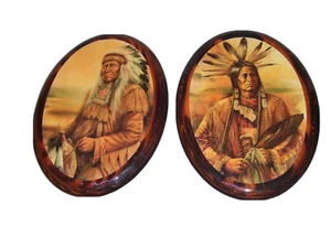 2 Indianer mit Kopfschmuck und Federn ovale Form Holz Wandbilder - Bild 1 von 9
