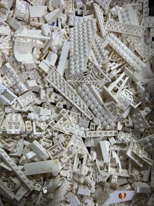 Preowned Color Sorted "White" Bulk LEGO® Pieces - Picture 1 of 1