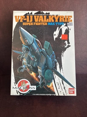 Macross VF-1J Super Fighter Valkyrie Max Type 1/72 Bandai 1989 (Vintage) - Image 1 of 4