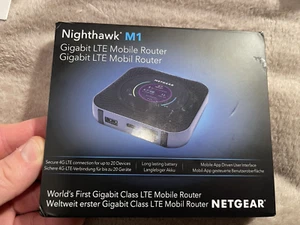 Routeur mobile NETGEAR Nighthawk M1 hotspot mobile 4G LTE DÉBLOQUÉ - Photo 1/5