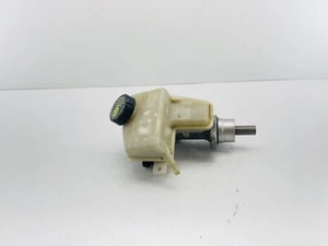2006-2010 Saturn Sky Brake Master Cylinder OEM - Picture 1 of 4