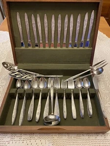 Stanley Robert's Florentine Pattern Flatwear With Original Box - Picture 1 of 12