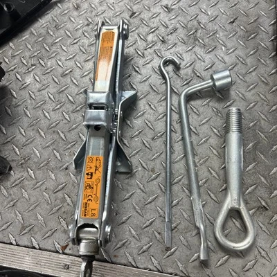 2003-2008 Infiniti FX35 FX45 JUEGO DE HERRAMIENTAS Y GATO DE NEUMÁTICO DE REPUESTO HERRAMIENTAS DE MALETERO OEMsl4 Foto 1 de 4