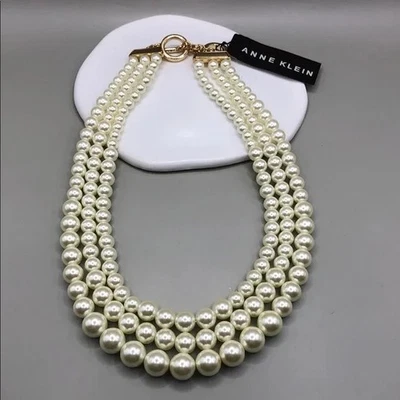 Anne Klein 3 hebras capas imitación perlas vidrio cuentas elegante collar llamativo. Foto 1 de 4