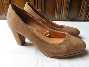 OWN clasic womans high heel shoes Brown Suede size 5 Brand New - Picture 1 of 7