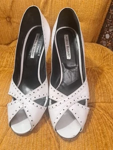 Manolo blahnik 38.5 White And Black Side High Heel Peep Toe Pumps - Picture 1 of 5