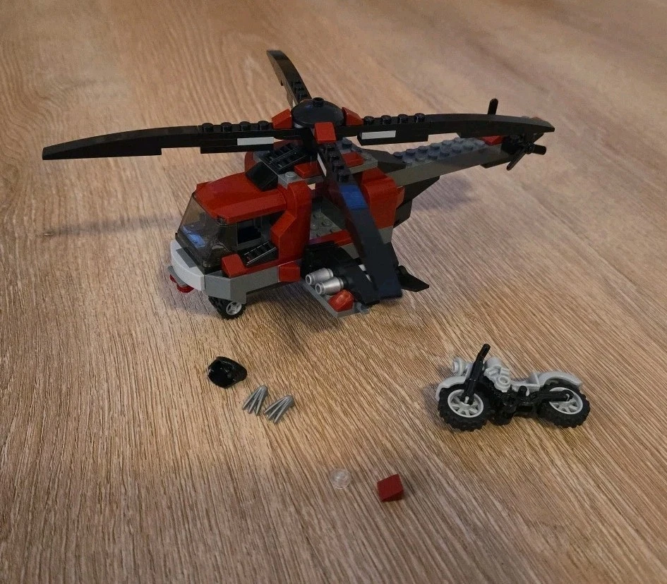 LEGO 6866 - Super Heroes: Wolverine’s Chopper Showdown Not Complete  - Image 1 of 4