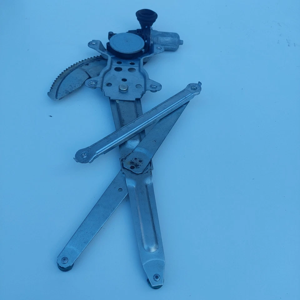 Right Front Driver Window Regulator Suzuki Swift EZ RS415 RS416 04-11 - image 1 of 2