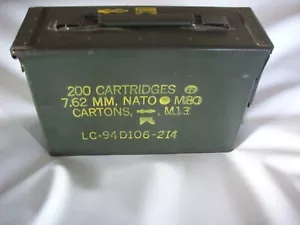VINTAGE ANTIQUE GREEN AMMO CARTIDGE BOX ARMY GREEN USED 26 X 9 X 7 CM - Picture 1 of 5