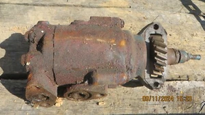 4 CYL 1955-64 600,800,501, 601, 801, 901,2000, 4000 FORD TRACTOR PISTON HYD PUMP - Picture 1 of 3