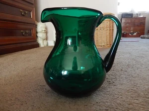 Blenko? Style Emerald Green Glass Pitcher with Applied Handle 8” Vintage - Picture 1 of 11