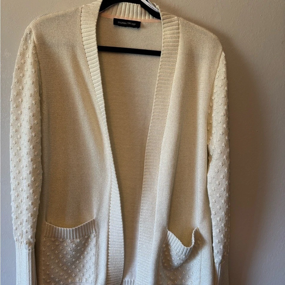 Cárdigan Ivanka Trump Crema Frente Abierto Tejido Bobble Cápsula Pescador Niña Limpia Foto 1 de 4