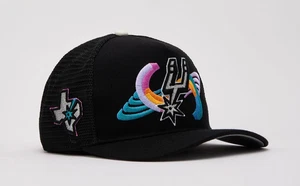 Pro Standard San Antonio Spurs Retro Logo NBA Basketball schwarz Truckermütze Einheitsgröße - Bild 1 von 4
