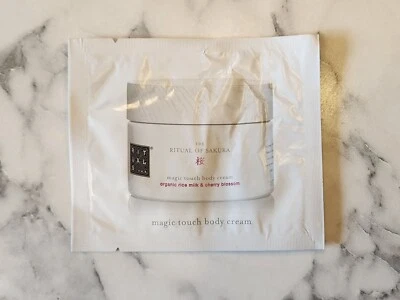 The Ritual Of Sakura Magic Touch Körpercreme Probe Beutel 0,16 flüssige Unzen - Bild 1 von 2