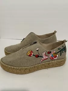 ERIC MICHAEL Espadrilles Shoes Women's Sz 41 (7.5) Embroidered Slip Ons Zip Top - Picture 1 of 11