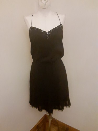 UNDERCOVER Abito nero casual Victoria Secrets vestibilità e stile taglia small con cinturini mozzafiato