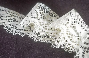 Vintage Handmade Bobbin Lace Trim w/ Scalloped Edges & Picots 4+ Yards  A282 - Picture 1 of 4