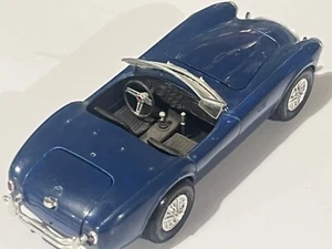 AMT Ford 289 Cobra 1/25 scale Built Model - Nicely Built - Picture 1 of 6