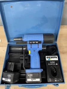 GESIPA Accubird Akku Blindnietgerät mit 2x Akku inkl. Metall Koffer - Bild 1 von 9