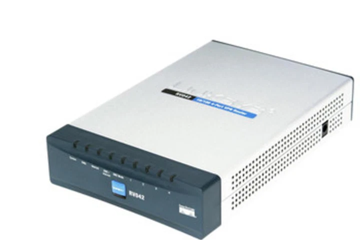 Cisco/Linksys RV042 Home Small Business 10/100 Dual WAN 4-Port VPN Router - Image 1 of 1