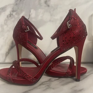 WHITE HOUSE BLACK MARKET GEMINA CRIMSON RED BEADED STILETTO SIZE 9M NWOB - Picture 1 of 8