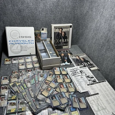 Juego de cartas coleccionables interactivo X-Files 1996 enorme lote 1000+ cargadores de colección Foto 1 de 4