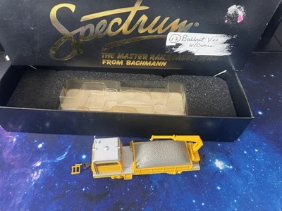 Bachmann Spectrum 16948 Ballast Vehicle w/ Crane Yellow HO Scale - Image 1 of 4