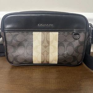 Coach Graham Umhängetasche blockiert Signatur Canvas Varsity Streifen braun Kameratasche - Bild 1 von 8